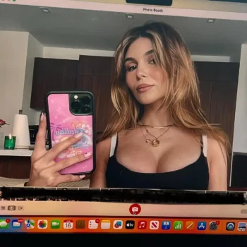 Setup Image of Olivia Jade on What.Equipment