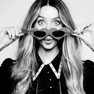 Profile Picture of Zoe Sugg